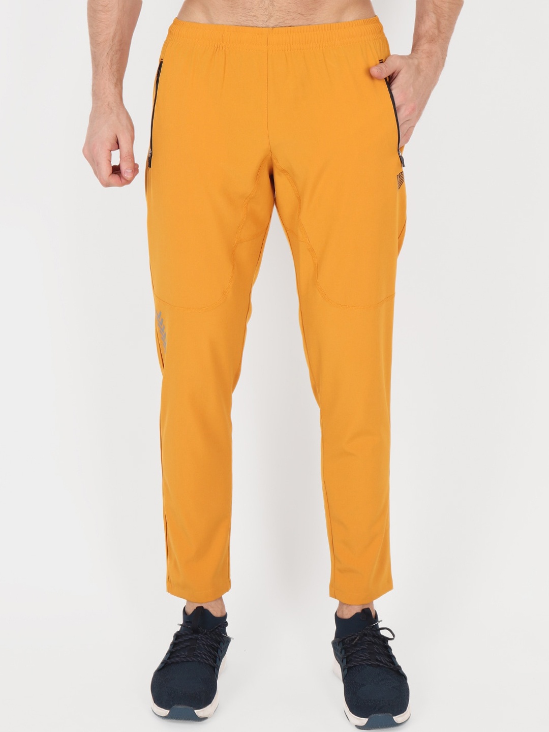 

VEGA Men Mustard Yellow Solid Slim Fit Stretchable Dri-Fit Sports Track Pants