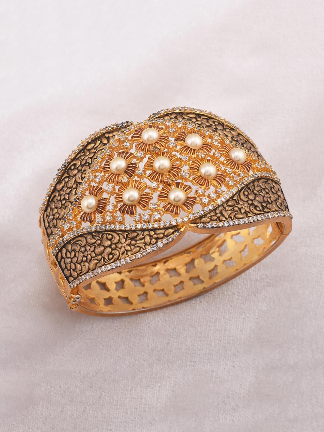 

Tistabene Women Gold-Toned & White Gold-Plated Pearls Kada Bracelet