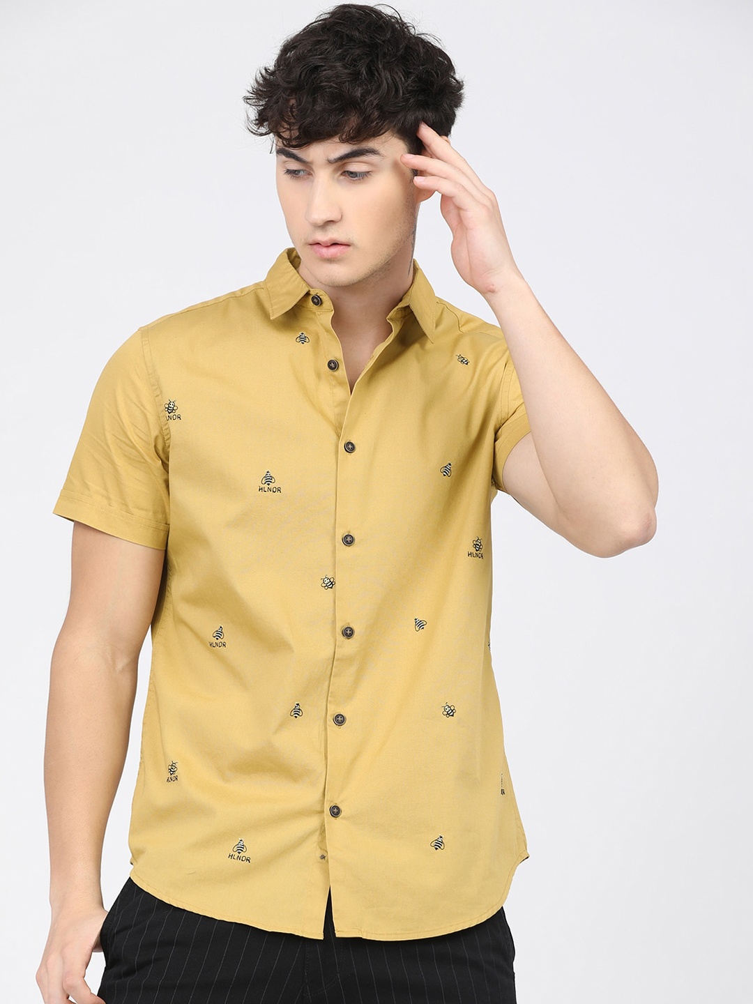 

HIGHLANDER Men Yellow Slim Fit Opaque Printed Casual Shirt