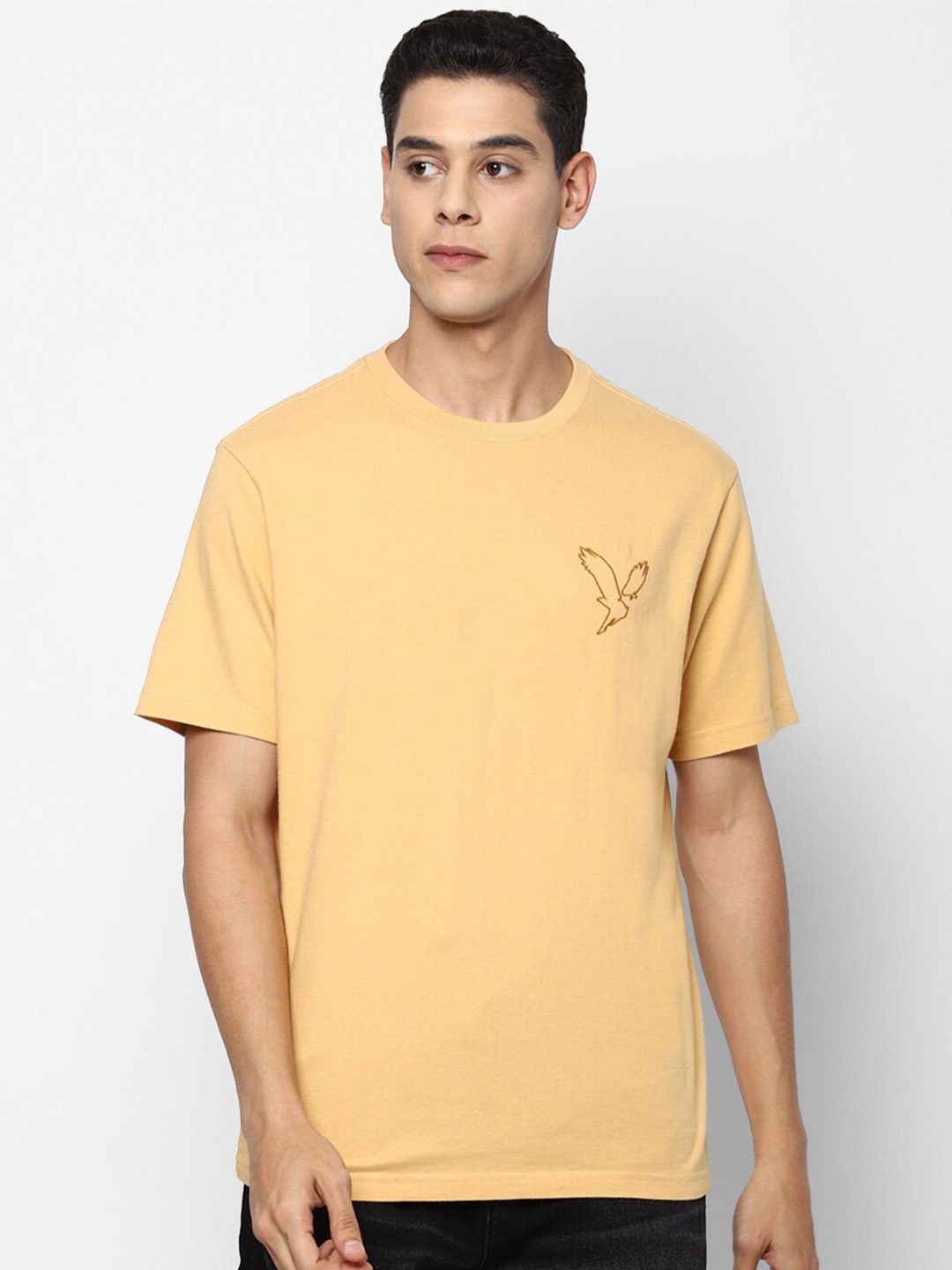 

AMERICAN EAGLE OUTFITTERS Men Yellow Slim Fit T-shirt