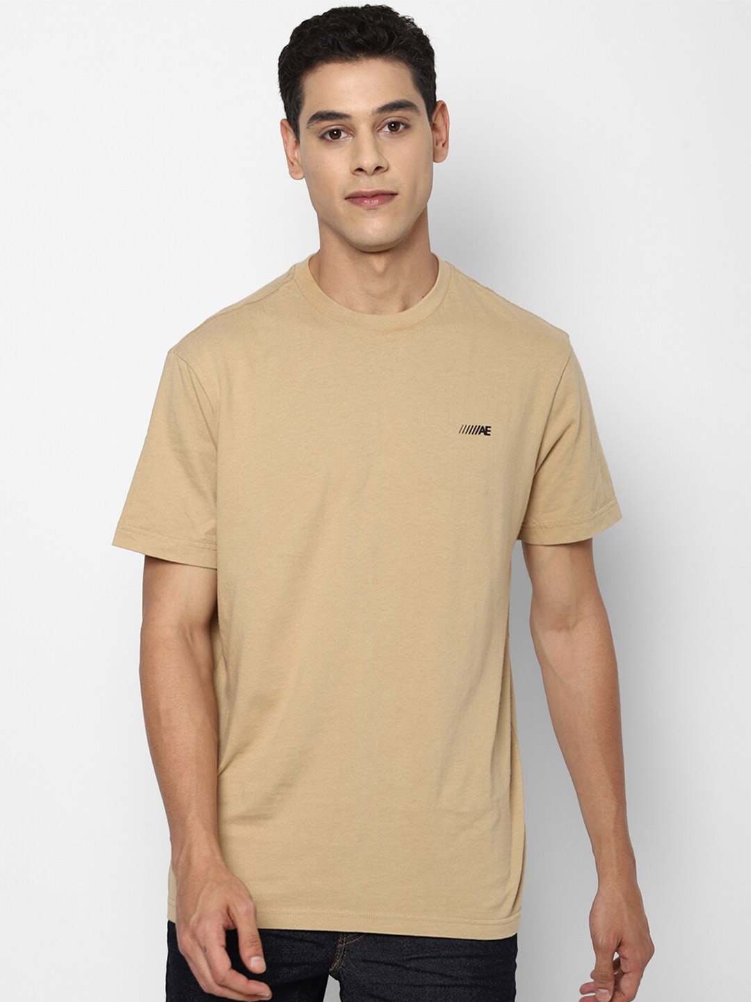 

AMERICAN EAGLE OUTFITTERS Men Khaki Slim Fit T-shirt