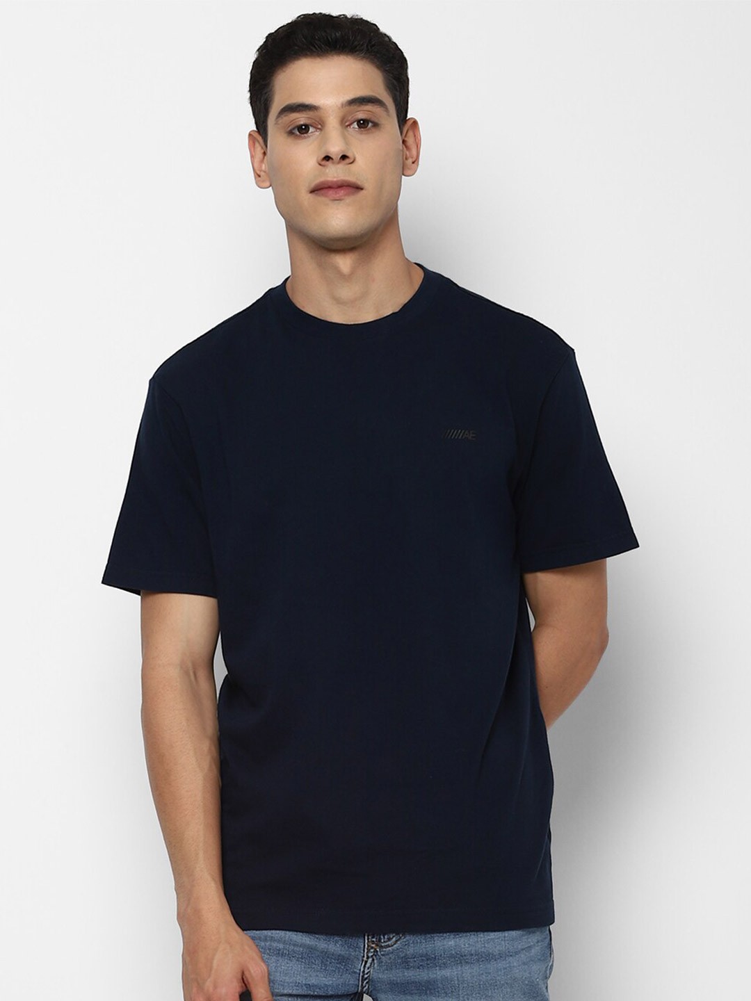 

AMERICAN EAGLE OUTFITTERS Men Navy Blue Slim Fit T-shirt
