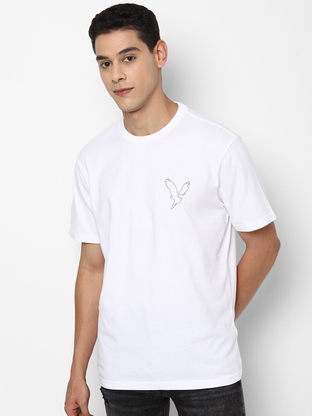 

AMERICAN EAGLE OUTFITTERS Men White Slim Fit T-shirt
