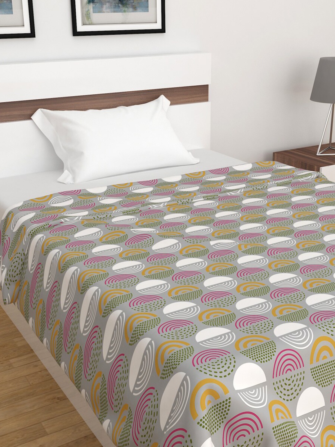 

Home Centre Grey & White Geometric Summer 350 GSM Single Bed Blanket