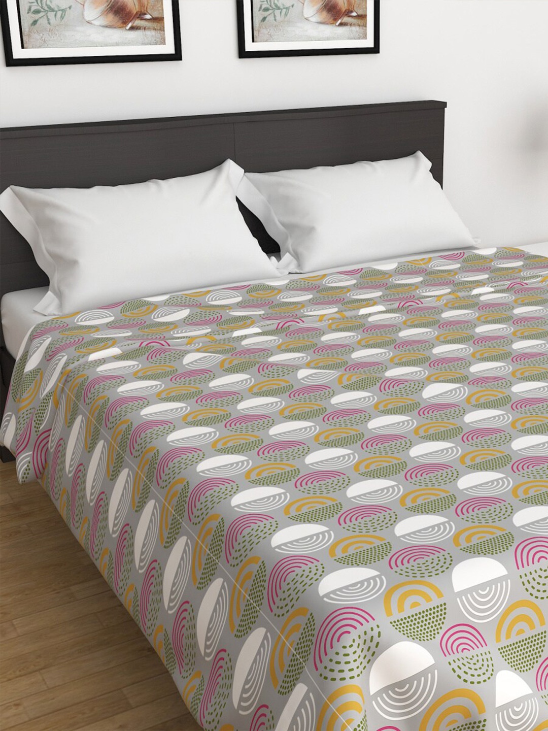 

Home Centre Multicolor Geometric Printed 350 GSM Summer Double Blanket, Multi