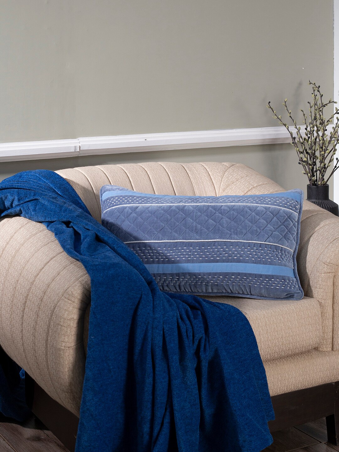 

MASPAR Blue & White Geometric Rectangle Cushion Covers
