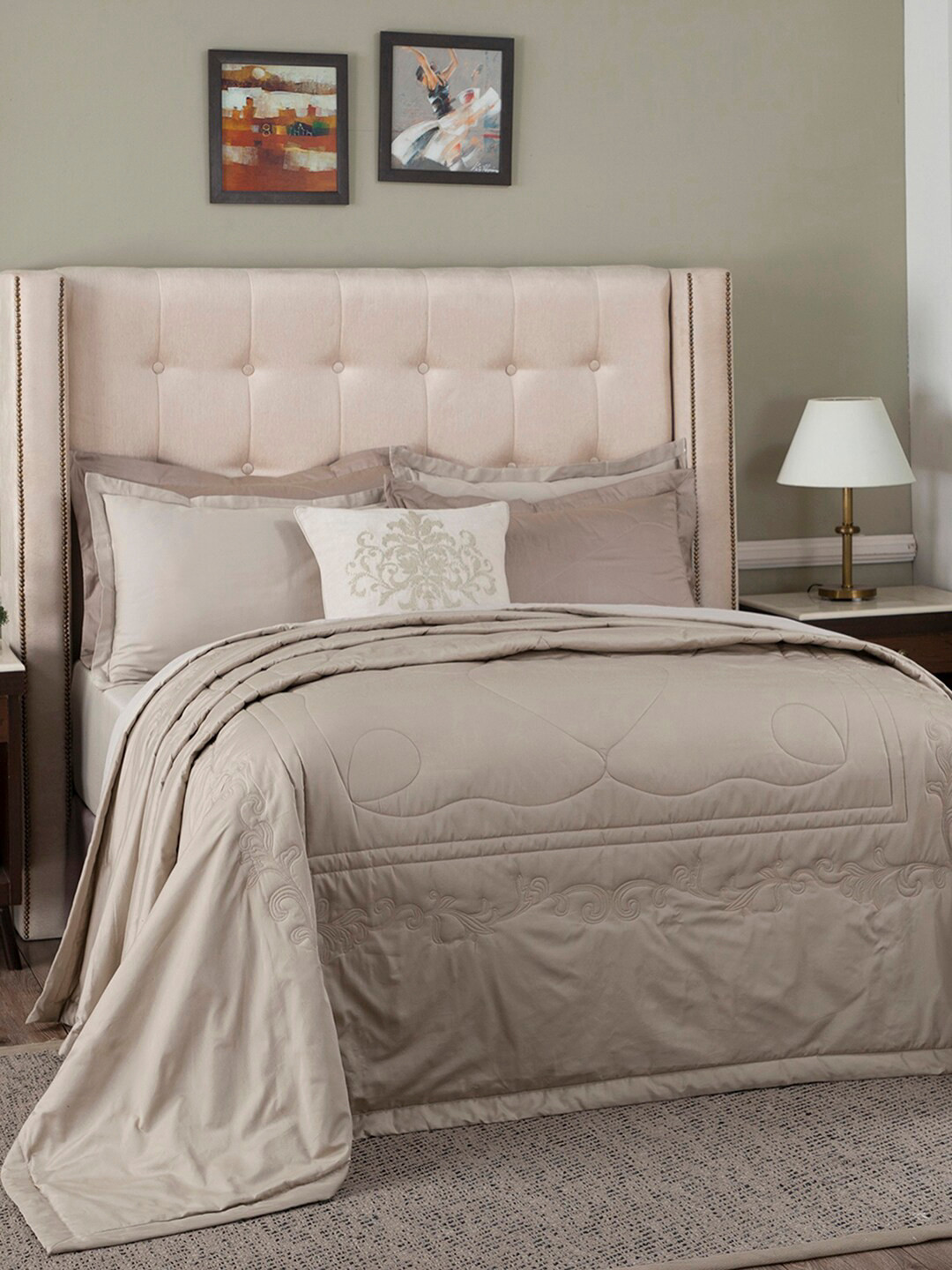 

MASPAR Beige Jacquard 100 GSM Cotton Double Quilt Set