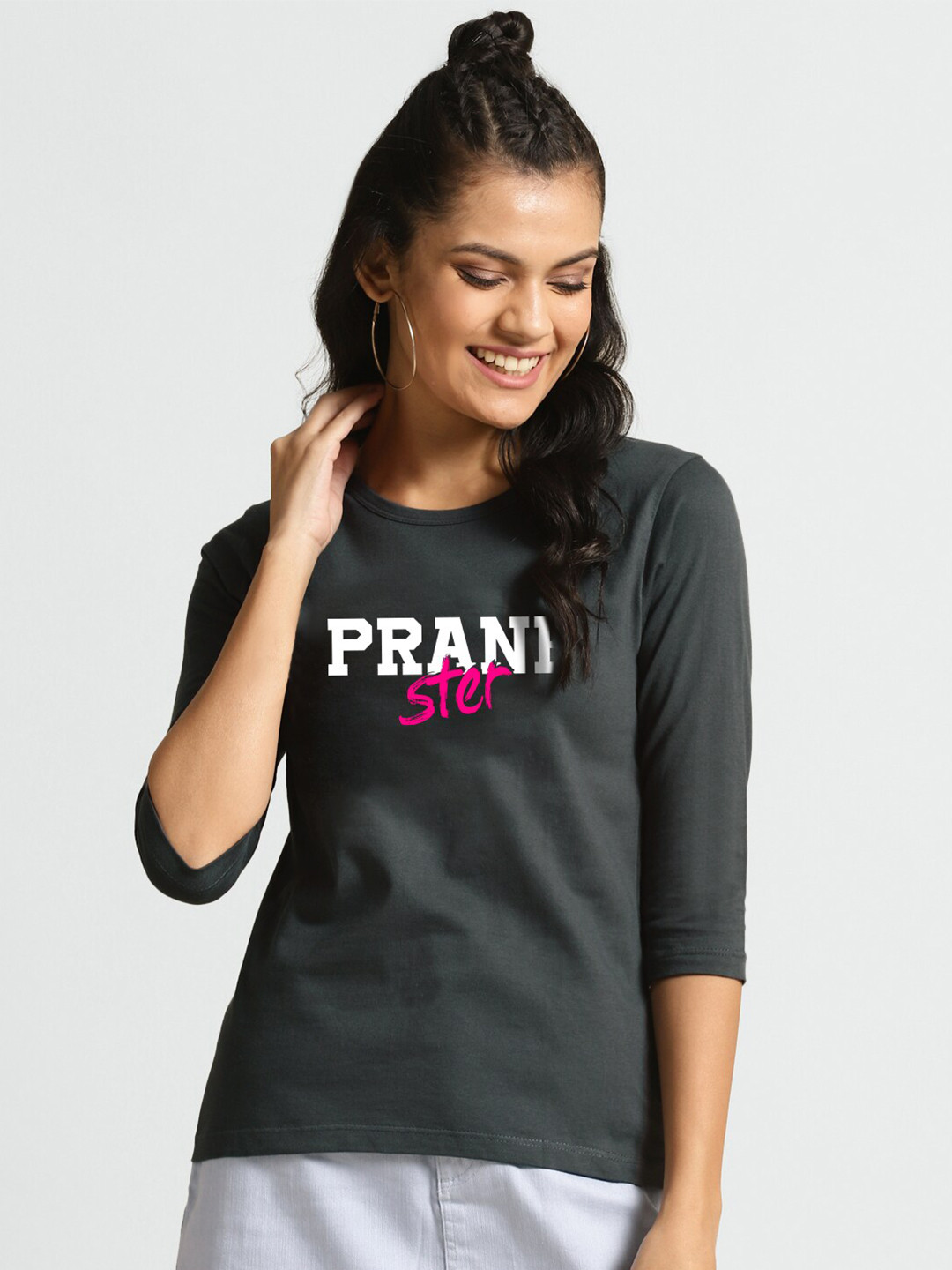 

Bewakoof Women Grey Prankster Sis Printed Slim Fit T-shirt