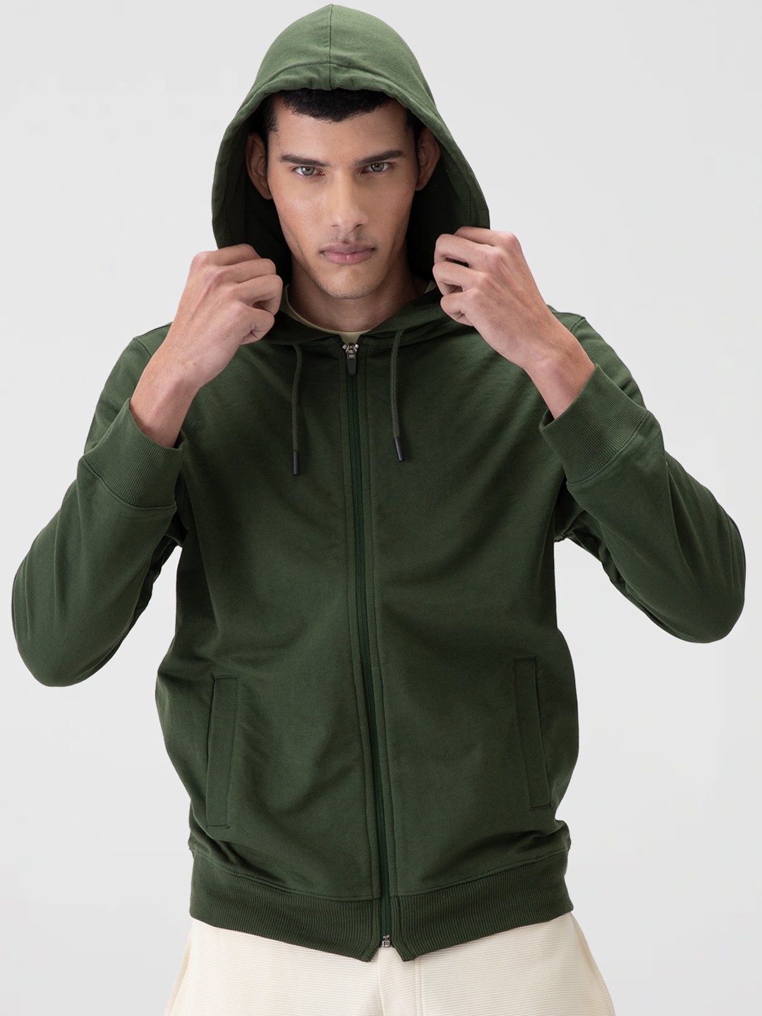 

DaMENSCH Men Better Basics Regular Fit Zipped Hoodie, Green