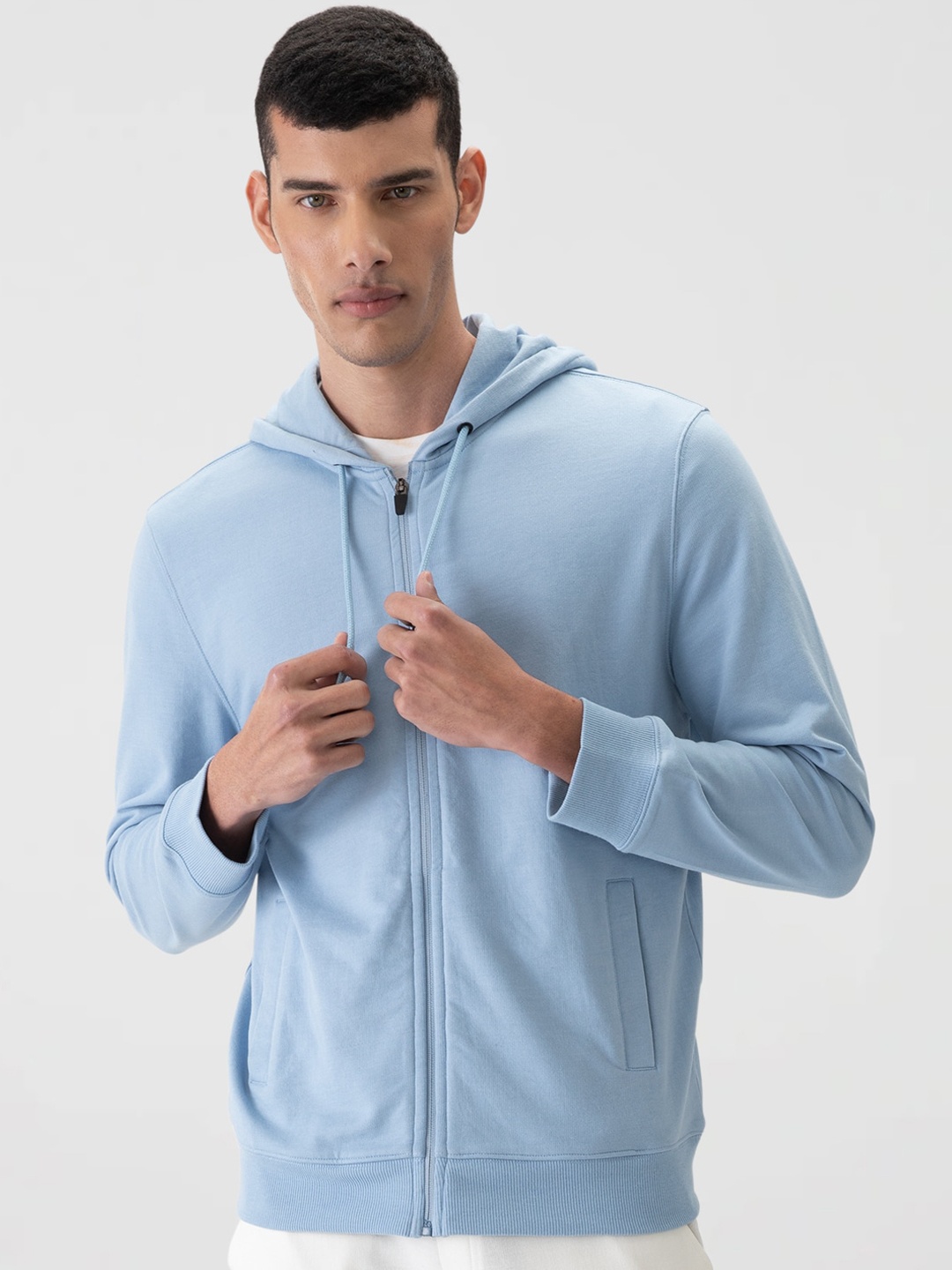 

DaMENSCH Men Better Basics Regular Fit Zipped Hoodie, Blue