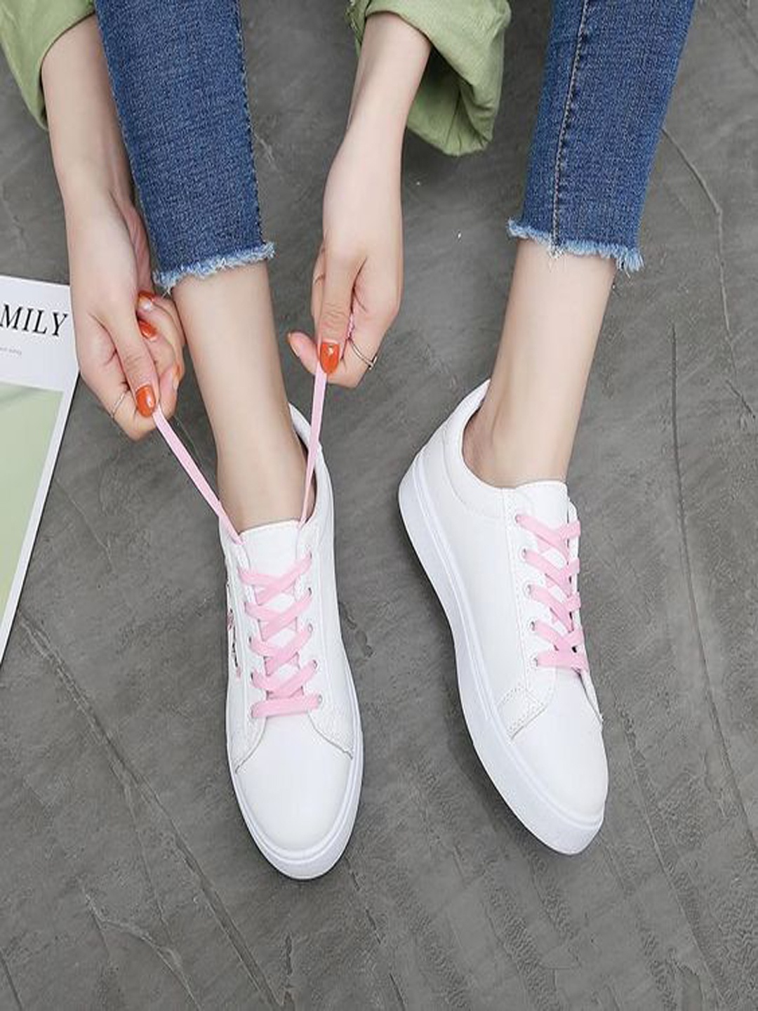 

Shoetopia Women White Sneakers