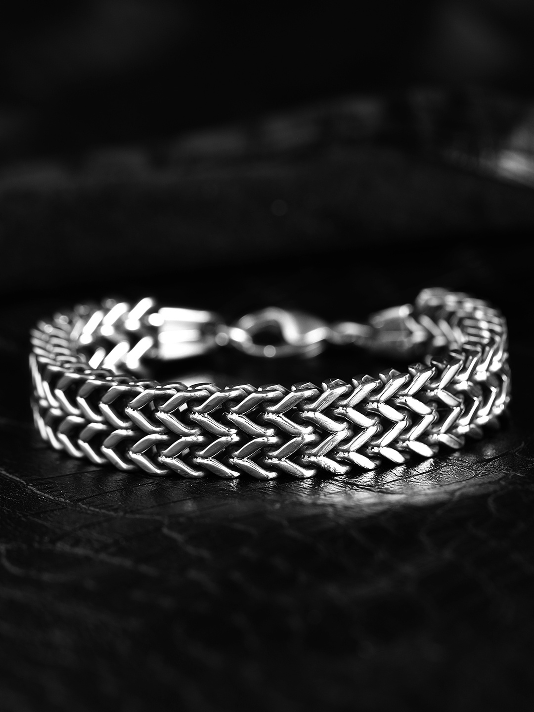 

The Roadster Lifestyle Co Men Black & Silver-Toned Handcrafted Wraparound Bracelet