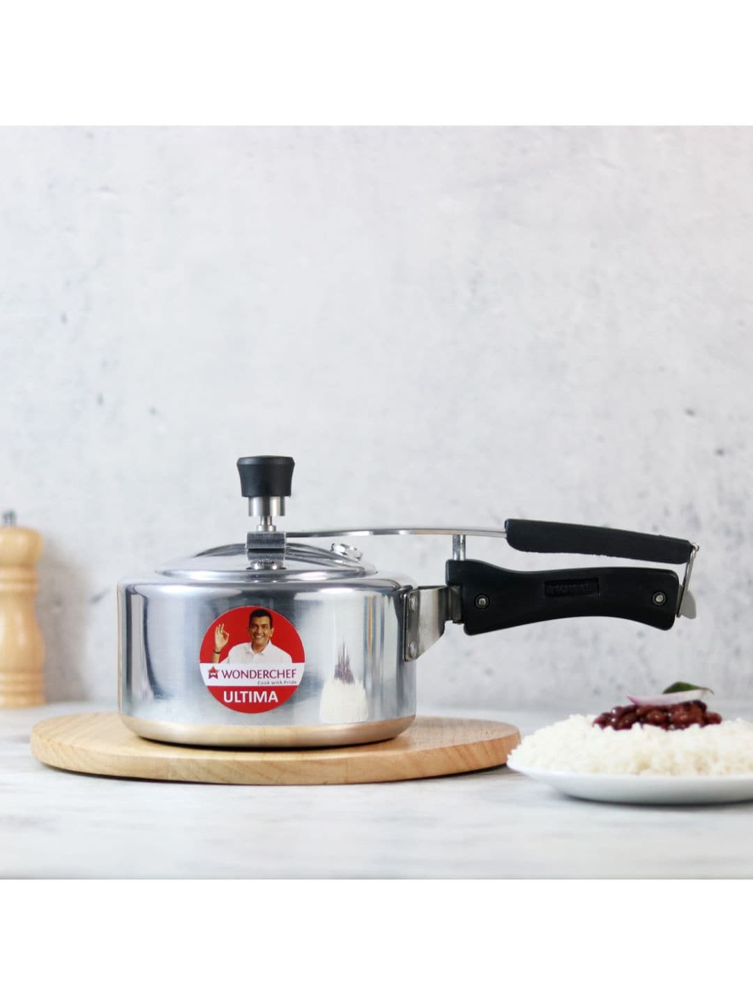 

Wonderchef Silver-Toned Solid Pressure Cooker