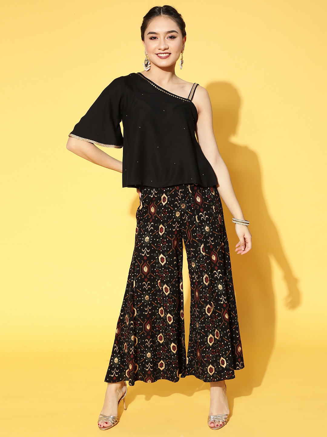 

Os Abstract Viscose Rayon Kurta Set, Black