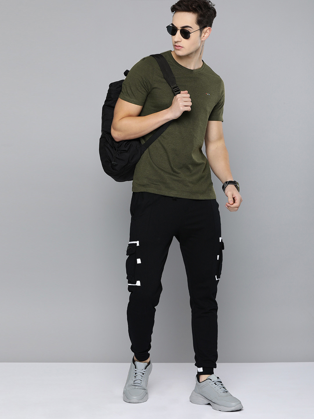 

Harvard Men Olive Green Solid T-shirt