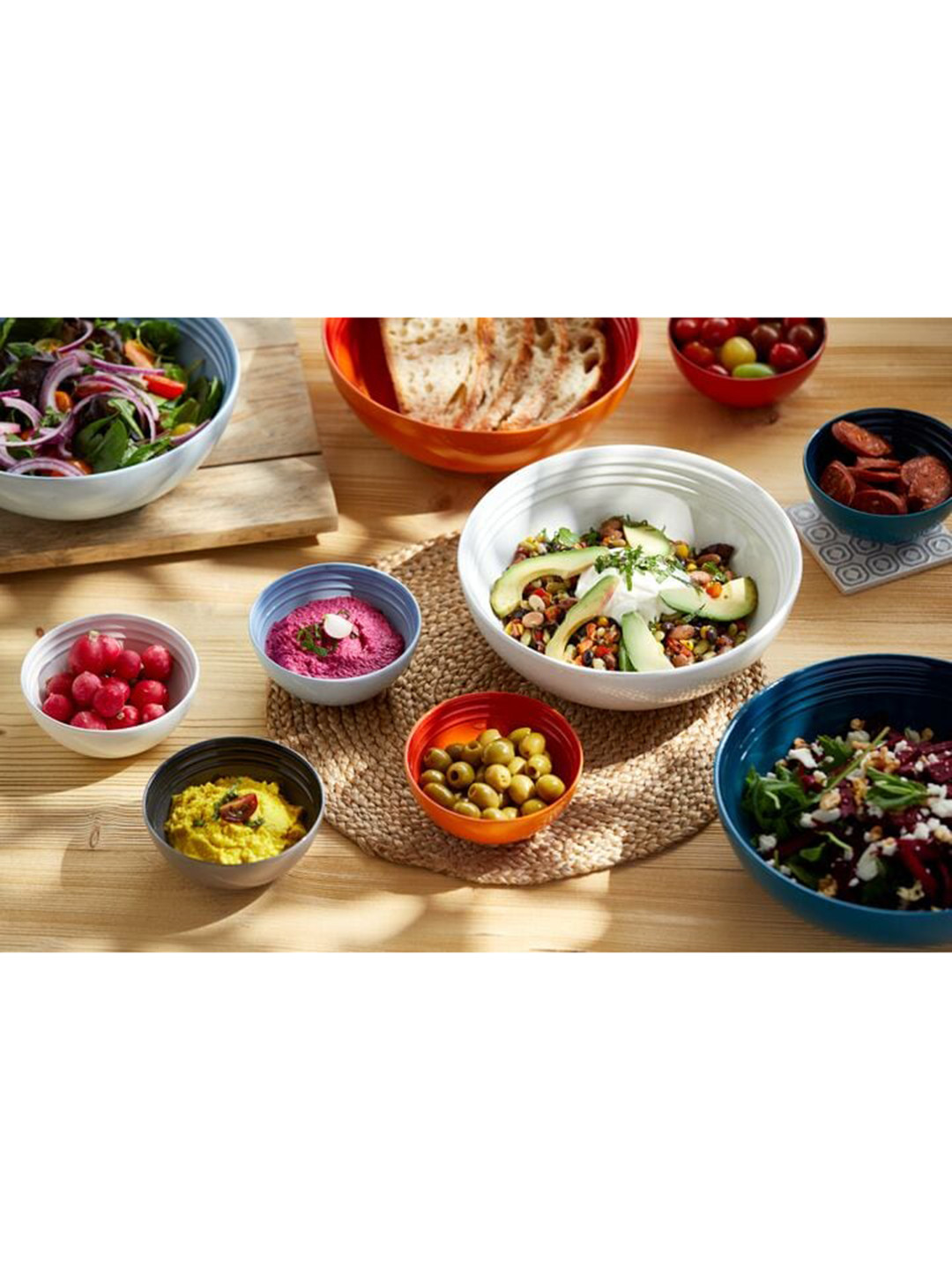 

LE CREUSET White Solid Stoneware Serving Bowl