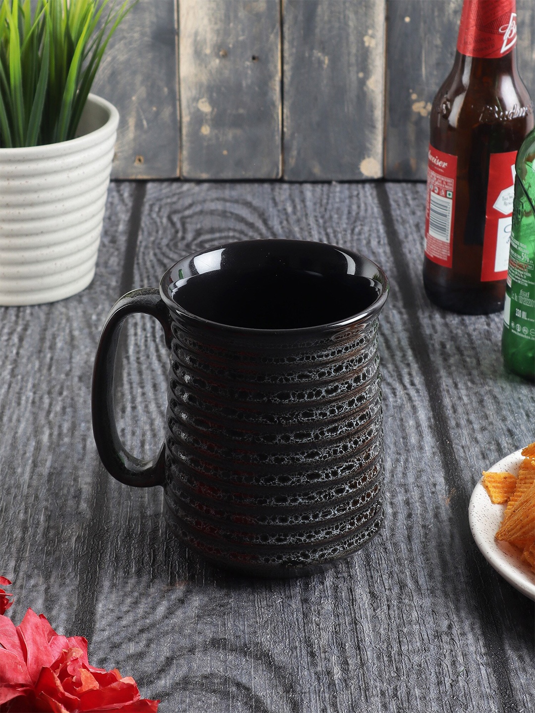 

MIAH Decor Black & Grey Handcrafted and Hand Painted Printed Stoneware Glossy Mug