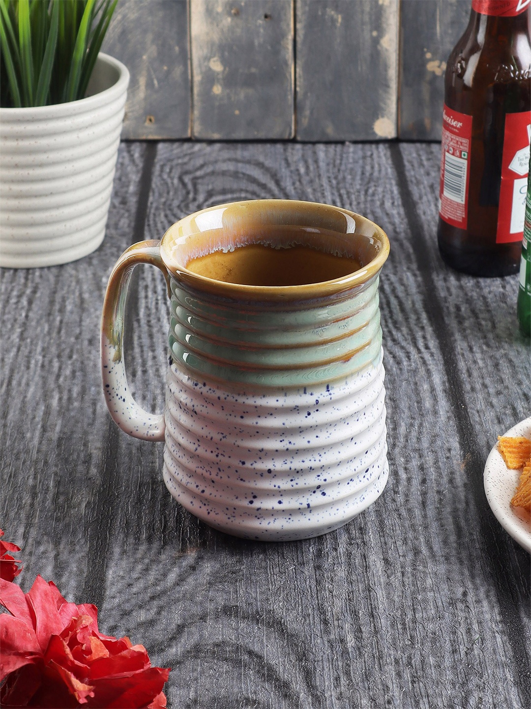 

MIAH Decor Green & White Handcrafted and Hand Painted Printed Stoneware Glossy Mug