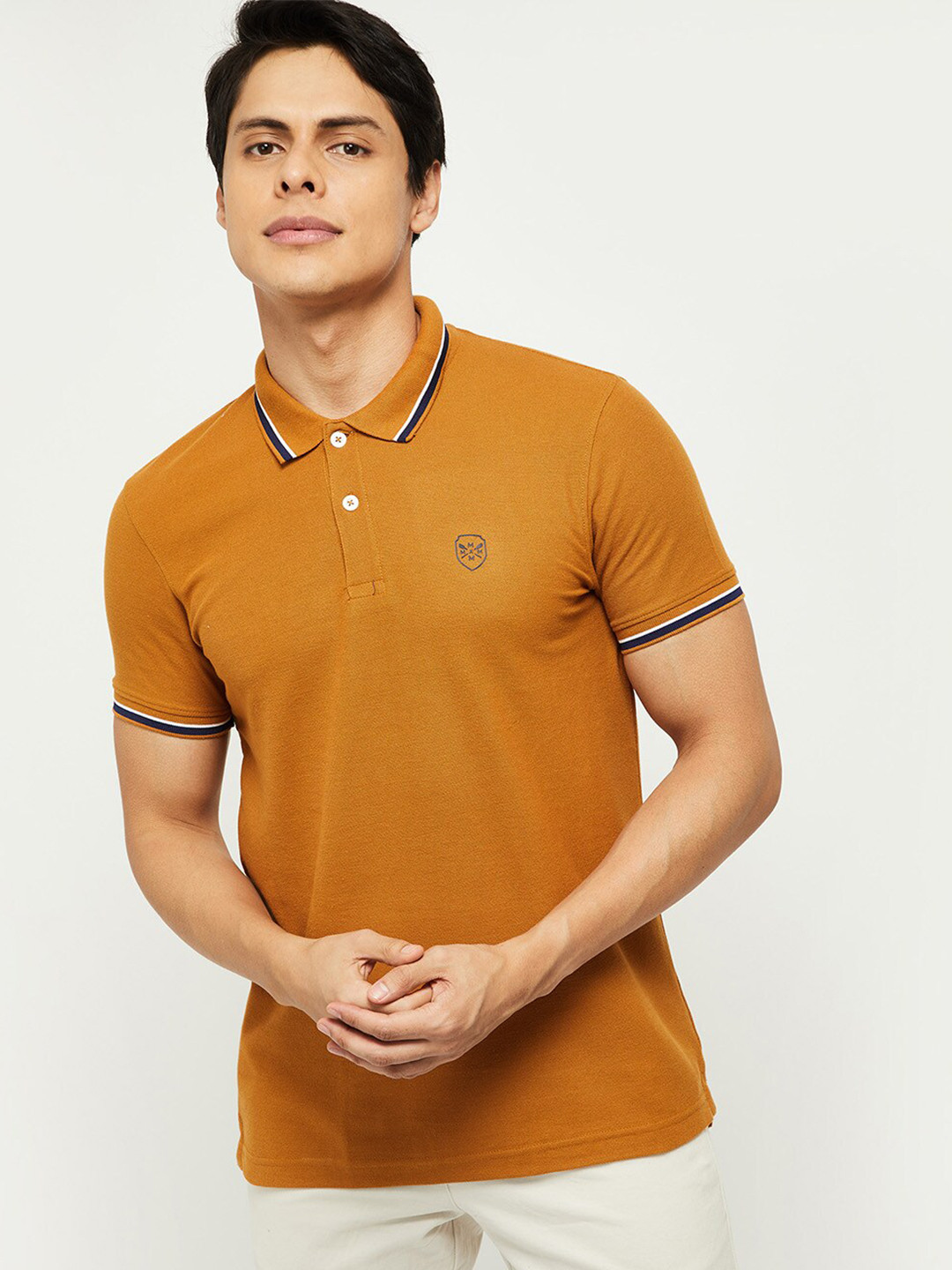 

max Men Yellow Polo Collar T-shirt