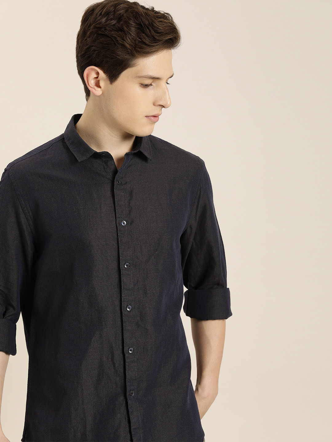 

ether Men Navy Blue Solid Casual Shirt