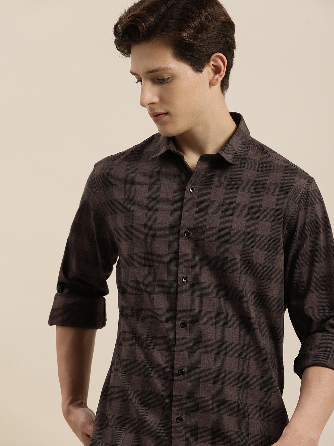 

ether Men Brown & Black Checked Casual Shirt