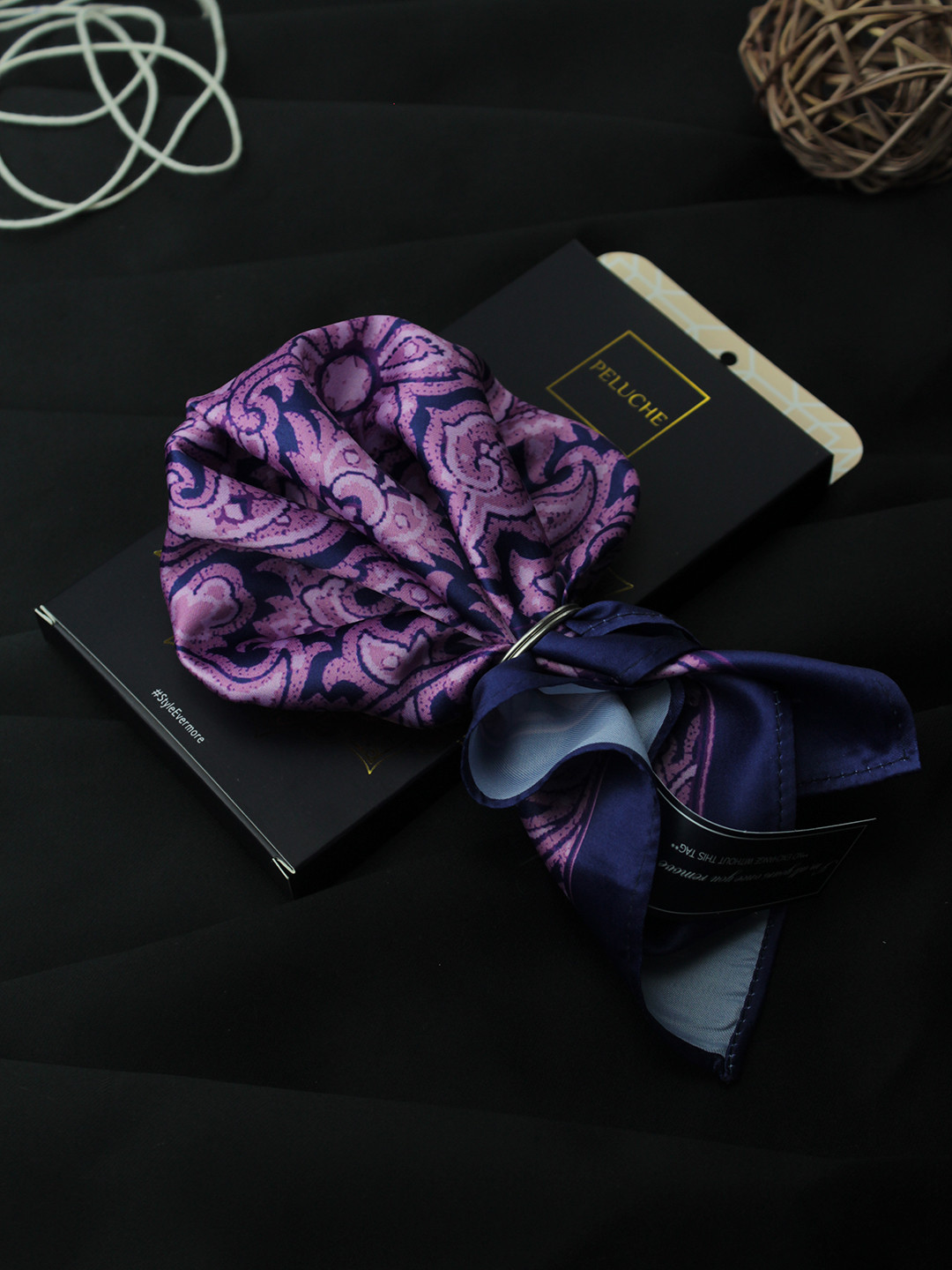

PELUCHE Men Blue Floral Designed Pocket Square