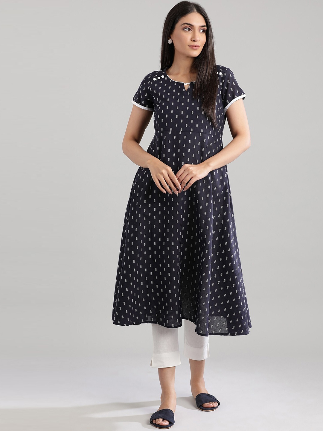 

AURELIA Women Navy Blue & Off White Geometric Printed Keyhole Neck Kurta