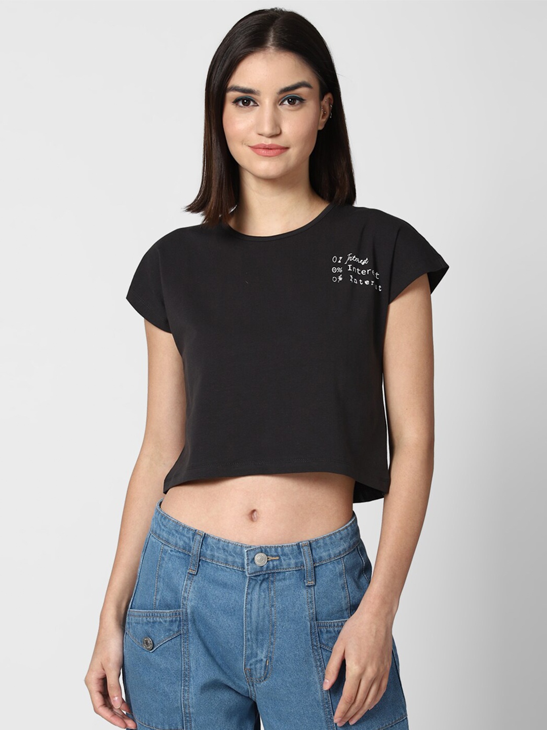 

FOREVER 21 Black Solid Boxy Crop Top