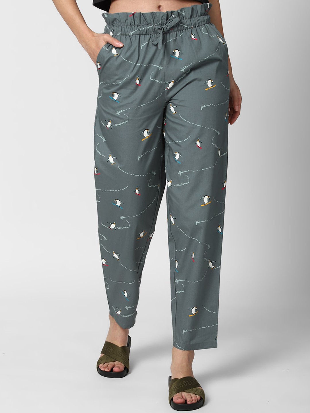 

FOREVER 21 Women Grey Printed Trousers