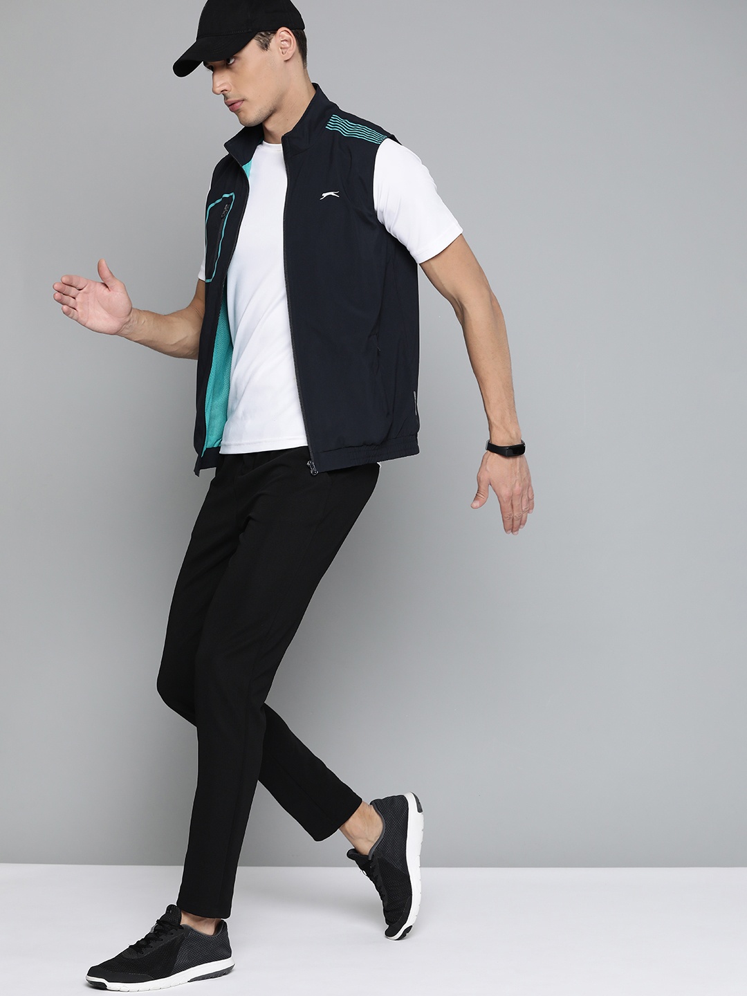 

Slazenger Men Navy Blue Typography Print Running Sporty Rapid-Dry Jacket