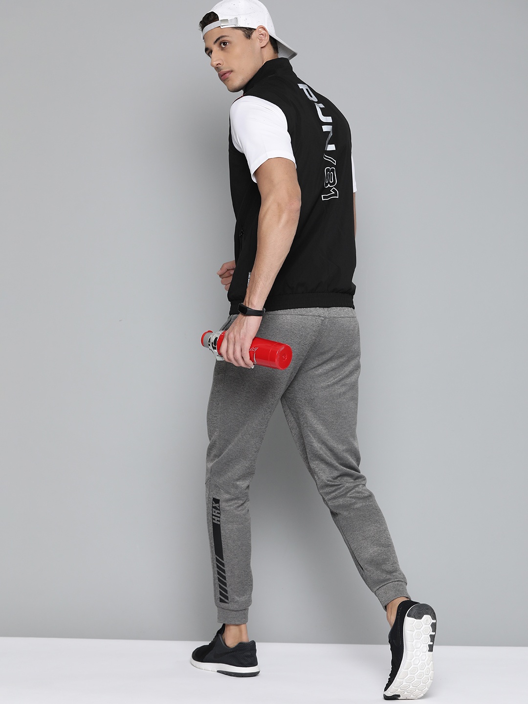 

Slazenger Men Black Typography Print Running Sporty Rapid-Dry Jacket