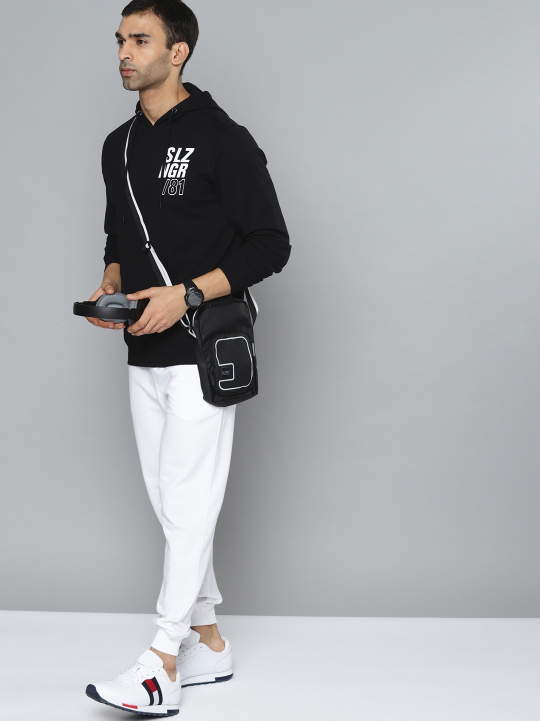 

Slazenger Men Black Printed Detail Hooded Sweatshirt