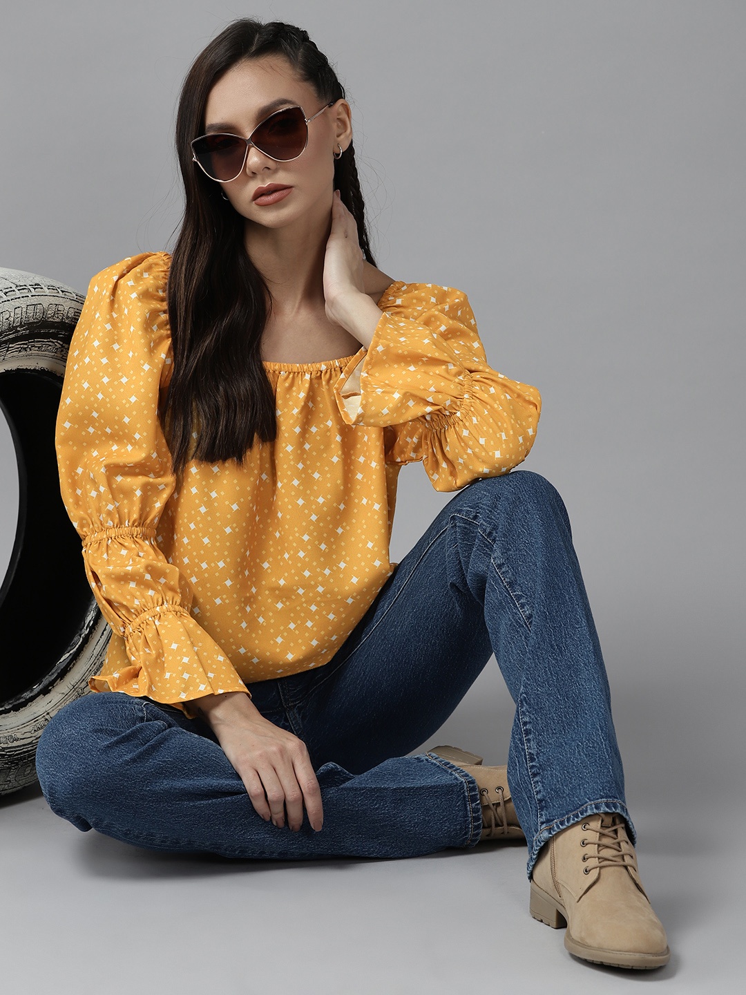 

Roadster Women Mustard Yellow & White Geometric Print Puff Sleeves Top