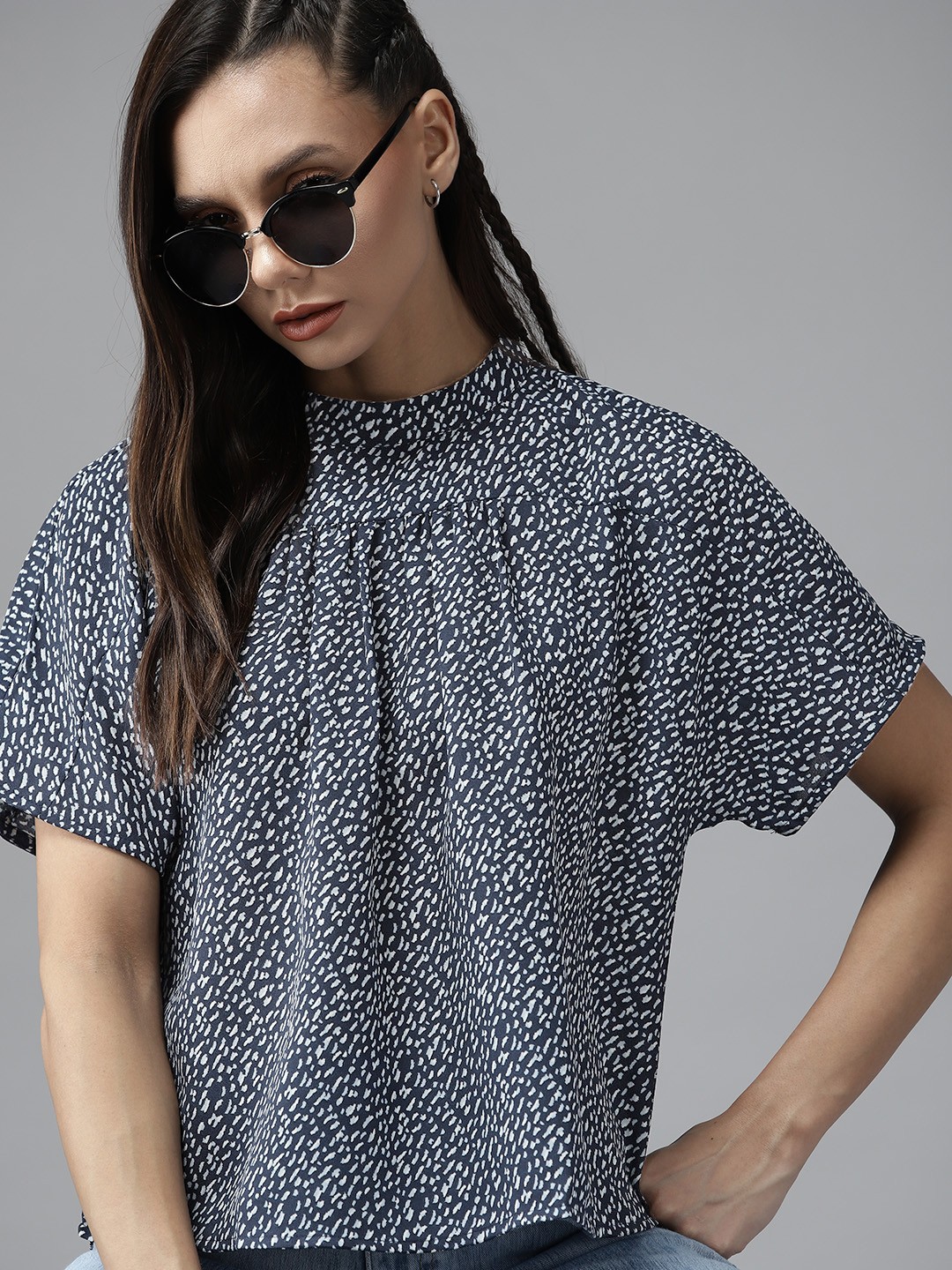 

Roadster Navy Blue & White Abstract Print Mandarin Collar Extended Sleeves Boxy Top