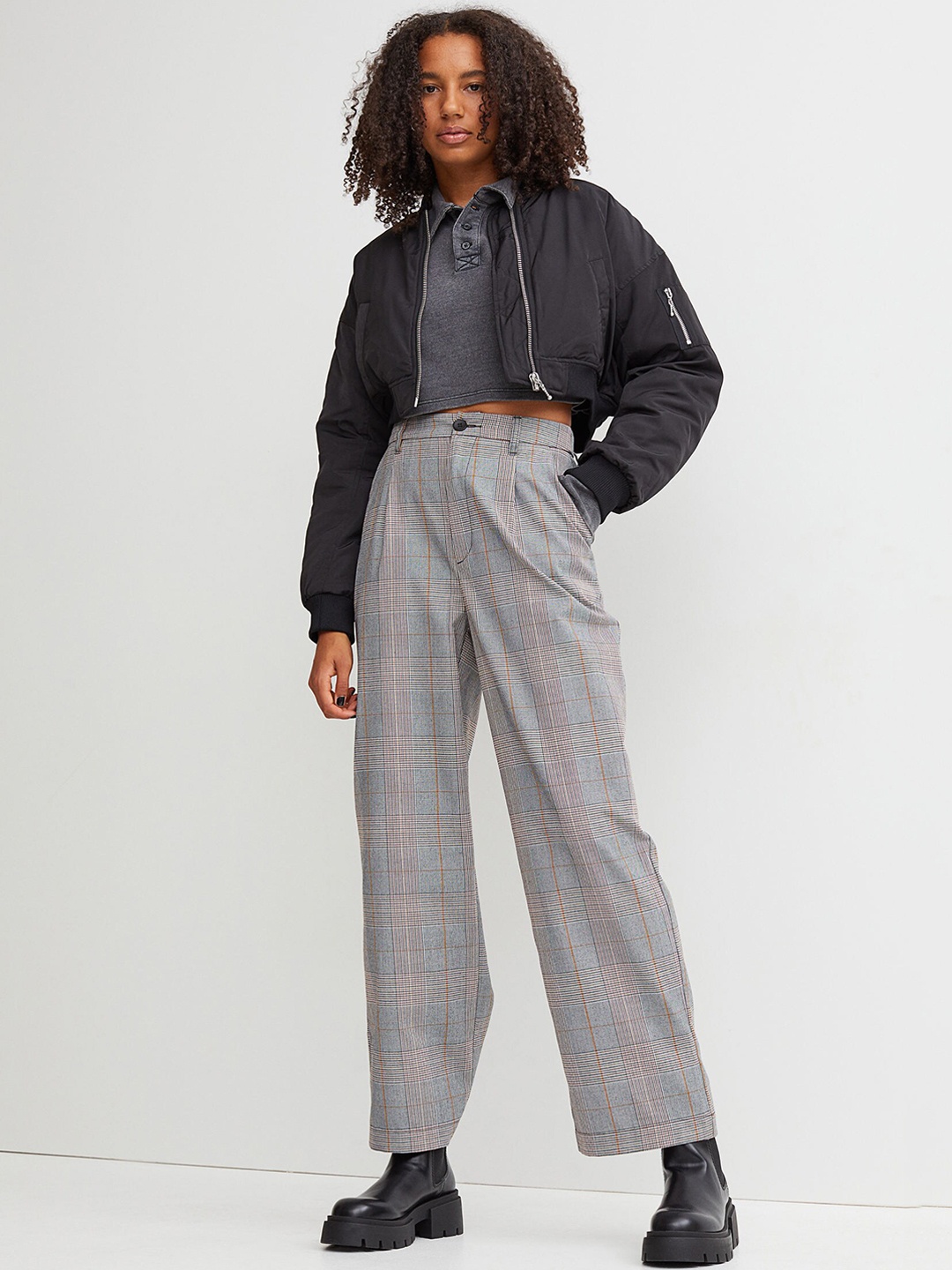 

H&M Women Black Cropped Bomber Jacket