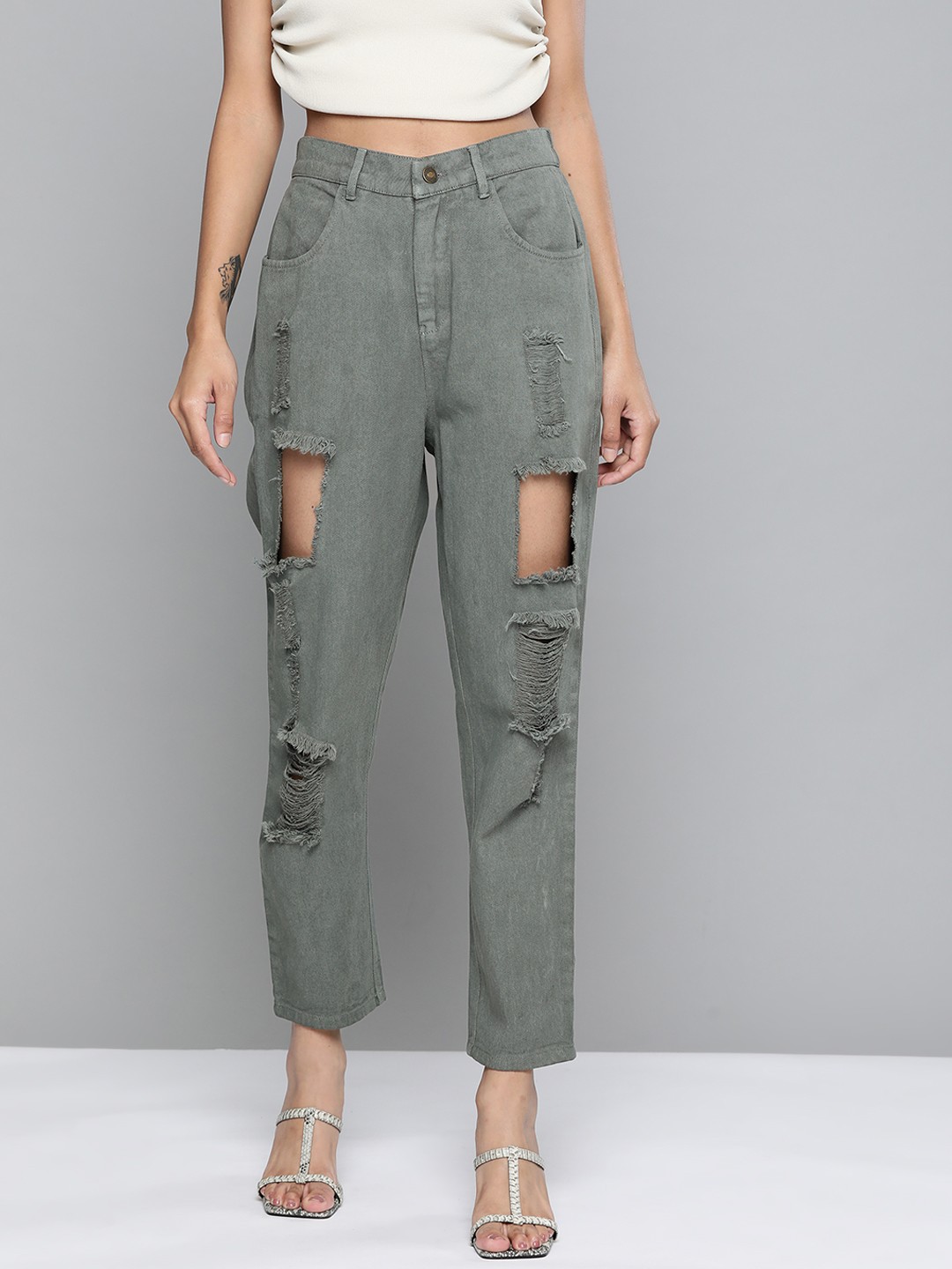 

SASSAFRAS Women Olive Green Relaxed Fit High-Rise Highly Distressed Cotton Jeans