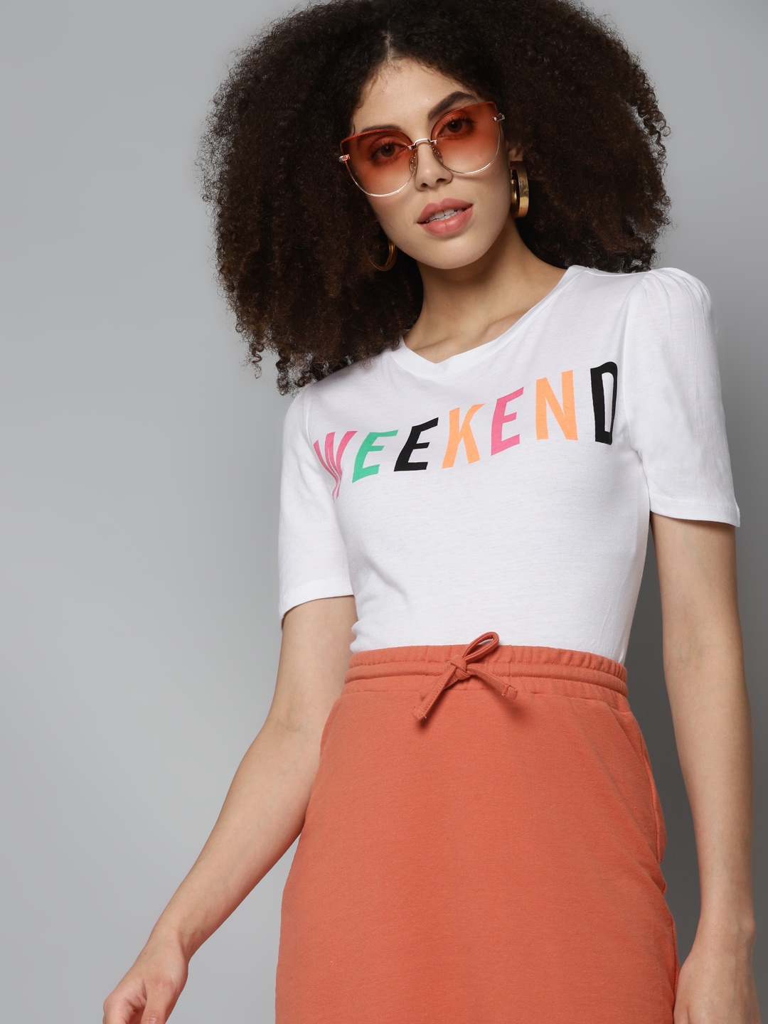

SASSAFRAS Women White Typography Printed Puff Sleeves T-shirt