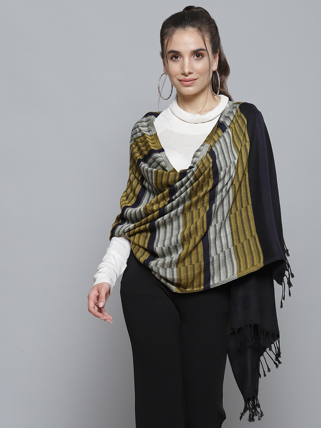 

SASSAFRAS Women Navy Blue & Yellow Printed Stole