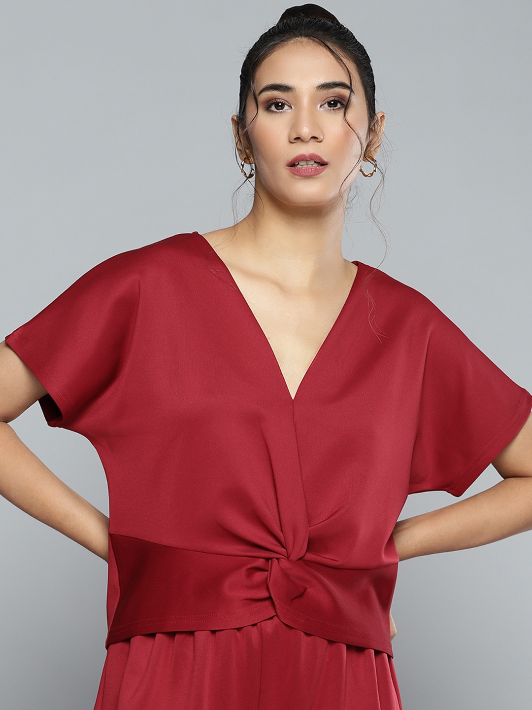 

SASSAFRAS Maroon Solid Extended Sleeves Twisted Regular Top