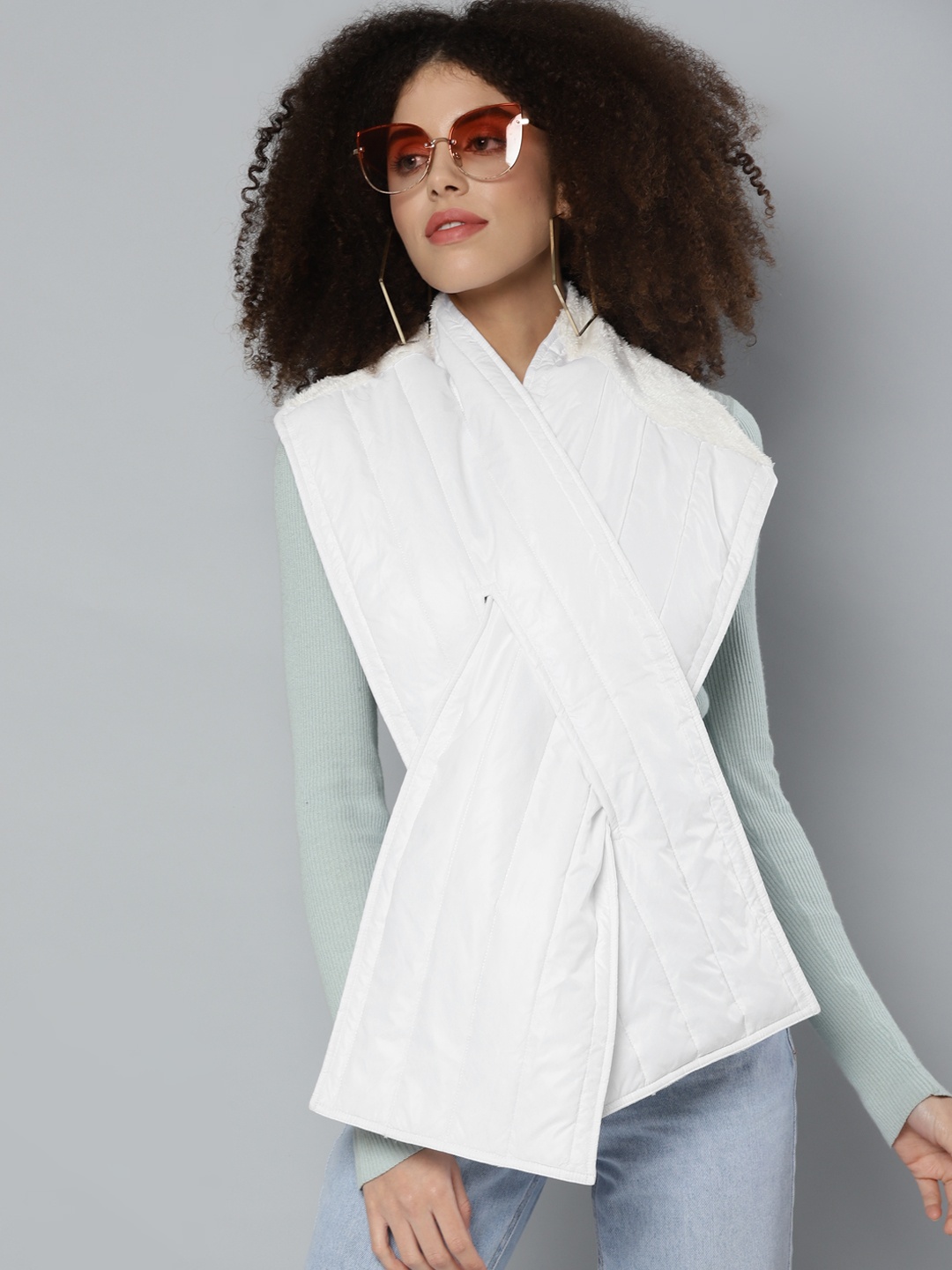 

SASSAFRAS Women White Shoulder Fur Puffer Scarf