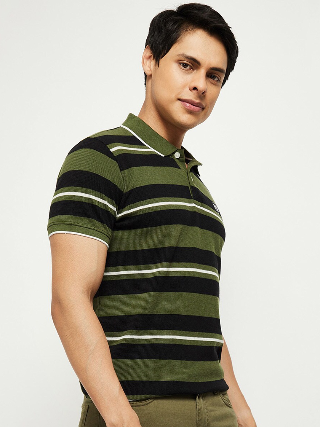

max Men Green Striped Polo Collar Pockets T-shirt