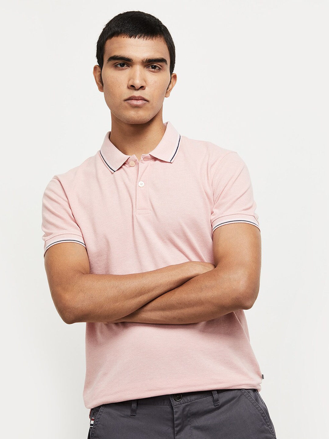 

max Men Pink Solid Polo Collar T-shirt