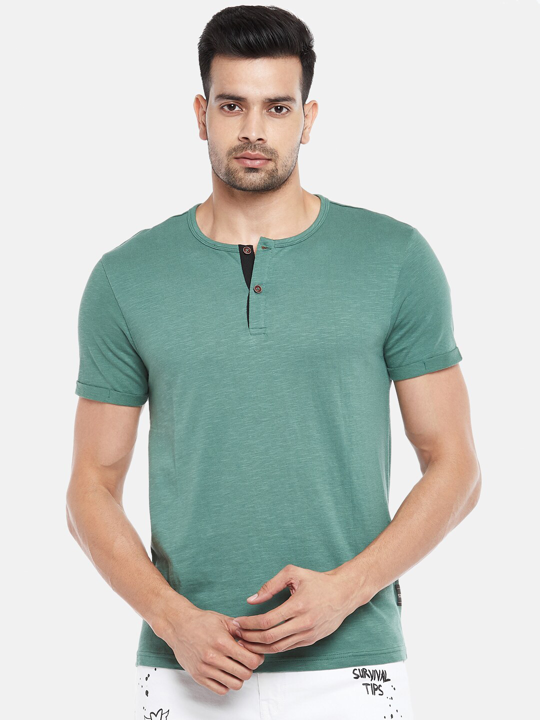 

People Men Green Solid Henley Neck T-shirt