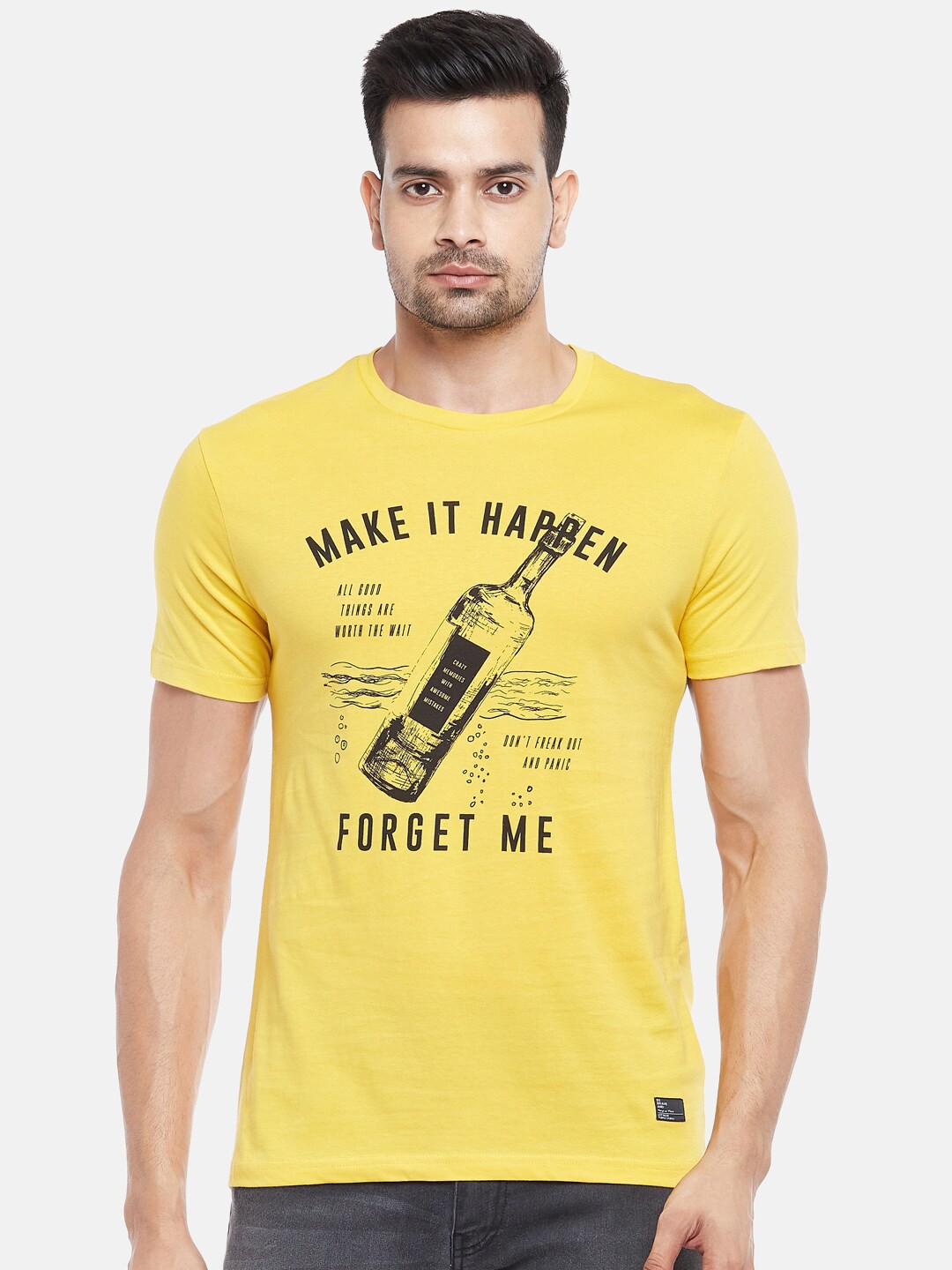 

People Men Yellow & Black Typography Printed T-shirt