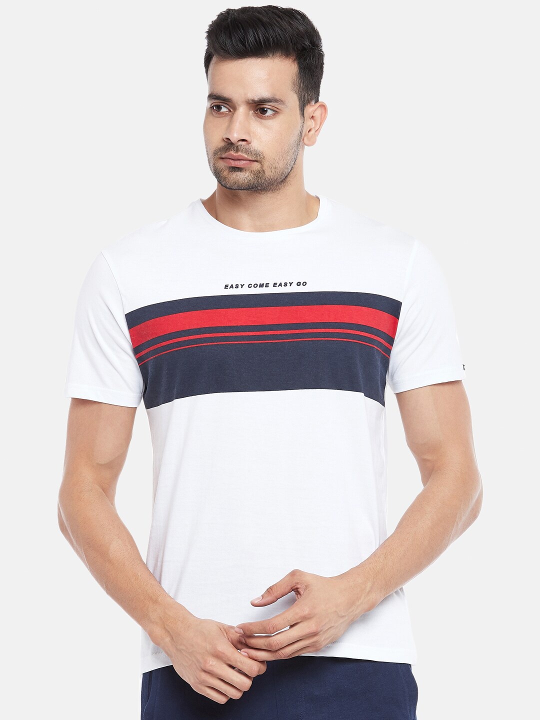 

People Men White & Navy Blue Colourblocked T-shirt