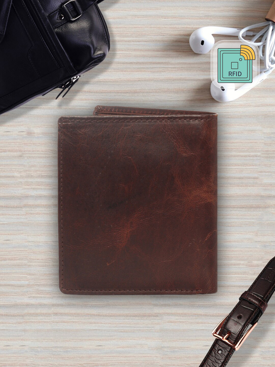 

LOUIS STITCH Men Brown Genuine Italian Leather RFID Two Fold Wallet