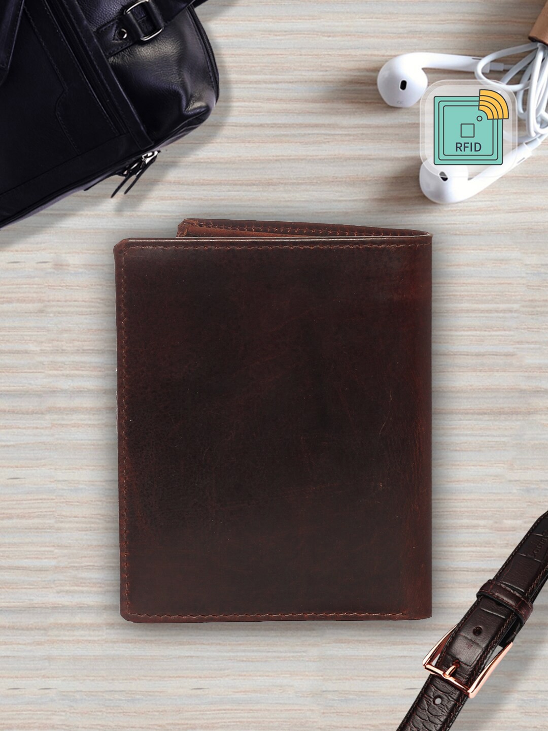 

LOUIS STITCH Men Brown Genuine Italian Leather RFID Two Fold Wallet