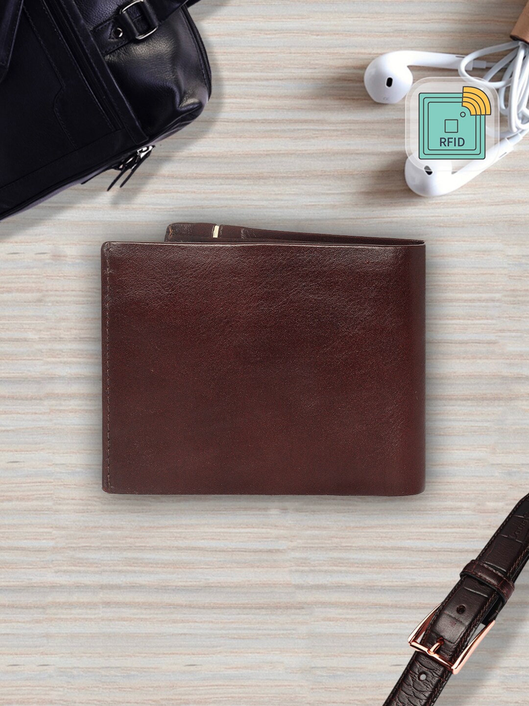 

LOUIS STITCH Men Brown Genuine Italian Leather RFID Two Fold Wallet