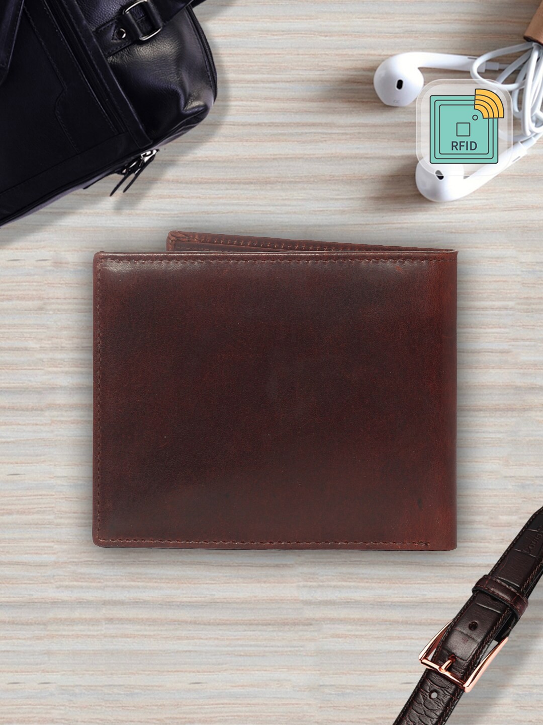 

LOUIS STITCH Men Brown Genuine Italian Leather RFID Two Fold Wallet
