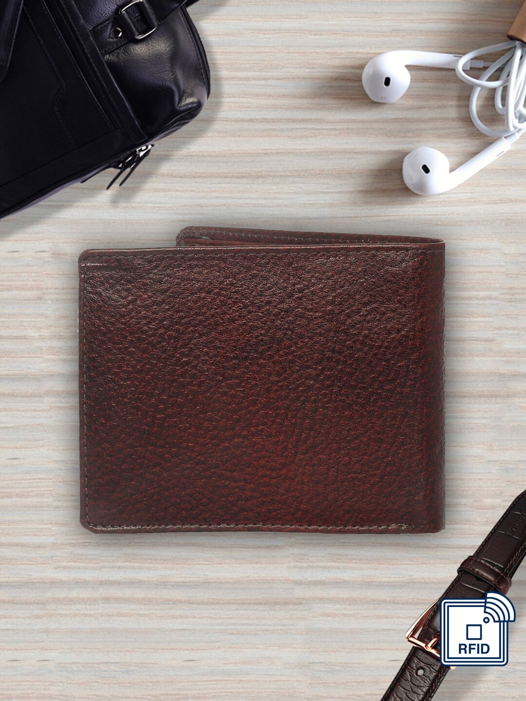 

LOUIS STITCH Men Brown Textured Genuine Leather Two Fold Wallet